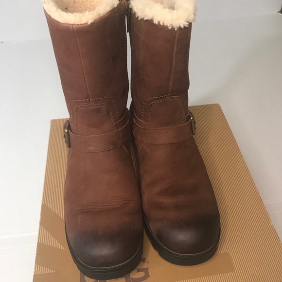 UGG Shoes - UGG Chantay Sheepskin Leather Boots - Size: 7